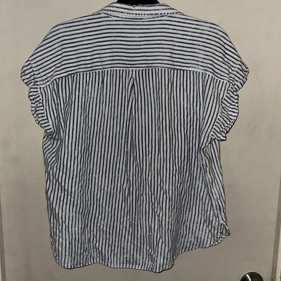 American Eagle short sleeve button up - Picture 9 of 9